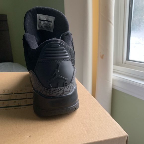 Black Air Jordan 3 - Picture 4 of 5